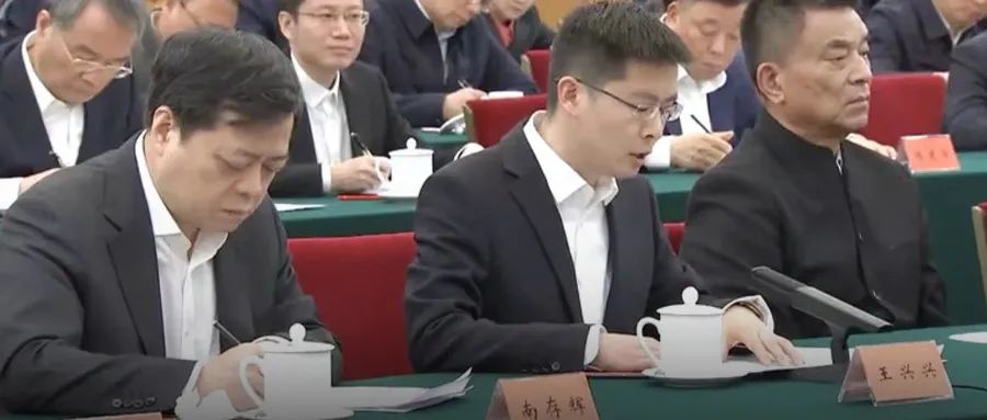 这次座谈会上，为什么浙江企业家最多？